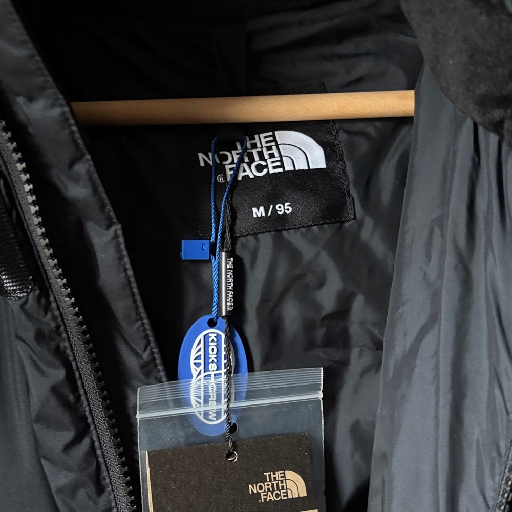 The North Face Black Puffer Coat - Picture 4 of 12
